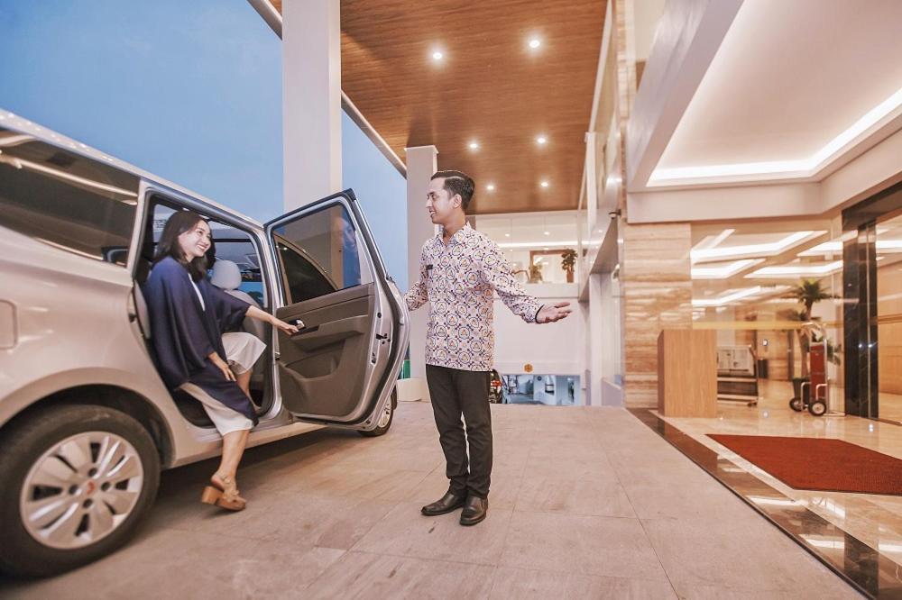 The Azana Hotel Airport Semarang Exteriör bild